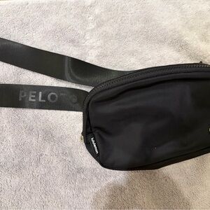 Peloton x Lululemon Black Everywhere Belt Bag (1L)